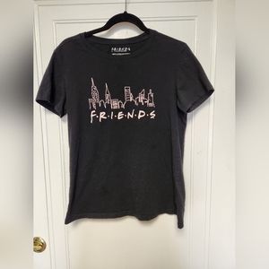 FRIENDS short sleeve t-shirt.  Black. Size ‎ large